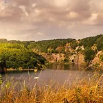 בית נופש Chez Sabine Et Eric Maison Pour 6 Personnes Avec Piscine Chauffee Et Jacuzzi Prive Andenne