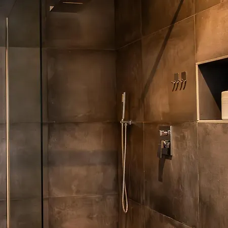 Дом отдыха Chez Sabine Et Eric Maison Pour 6 Personnes Avec Piscine Chauffee Et Jacuzzi Prive Andenne