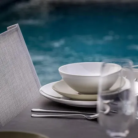 Chez Sabine Et Eric Maison Pour 6 Personnes Avec Piscine Chauffee *