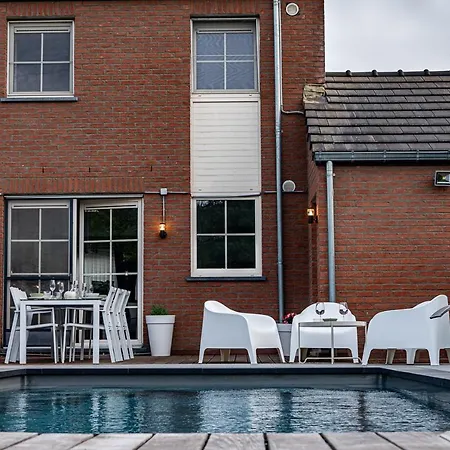 Chez Sabine Et Eric Maison Pour 6 Personnes Avec Piscine Chauffee