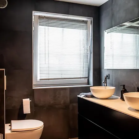 Chez Sabine Et Eric Maison Pour 6 Personnes Avec Piscine Chauffee Et Jacuzzi Prive Дом отдыха Andenne